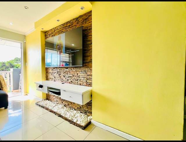 2 BEDROOM APARTMENT FOR SALE IN THORNTON